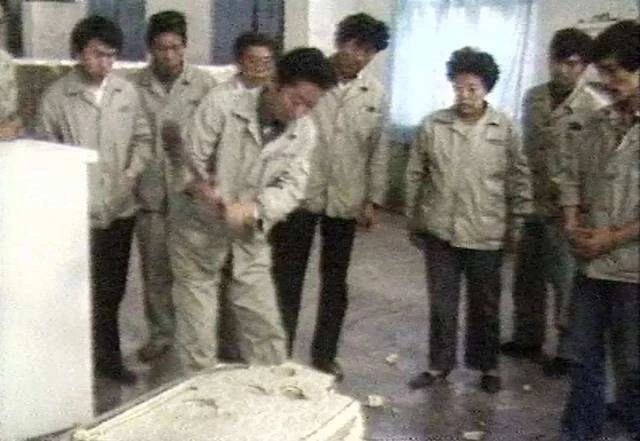 “不滿意就砸掉”，損失誰來承擔(dān)？