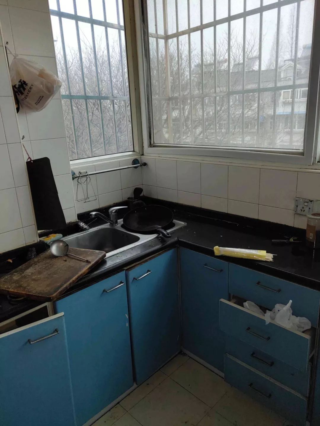 南京龍?bào)椿ㄔ?0㎡現(xiàn)代輕奢--老房升級(jí)改造，變身時(shí)尚精致家！06餐廳改造