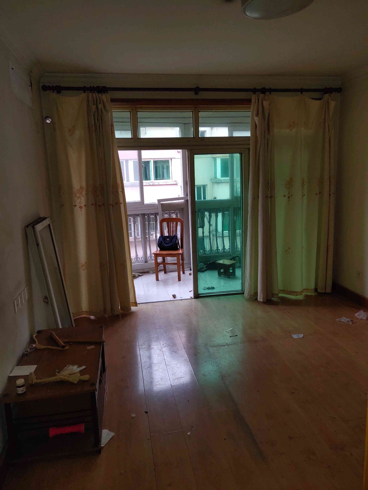 南京龍?bào)椿ㄔ?0㎡現(xiàn)代輕奢--老房升級(jí)改造，變身時(shí)尚精致家！09臥室改造