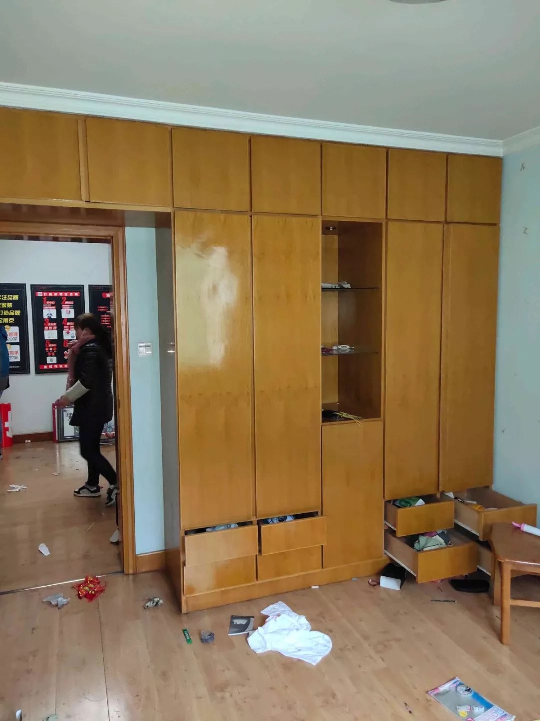 南京龍?bào)椿ㄔ?0㎡現(xiàn)代輕奢--老房升級(jí)改造，變身時(shí)尚精致家！10臥室改造