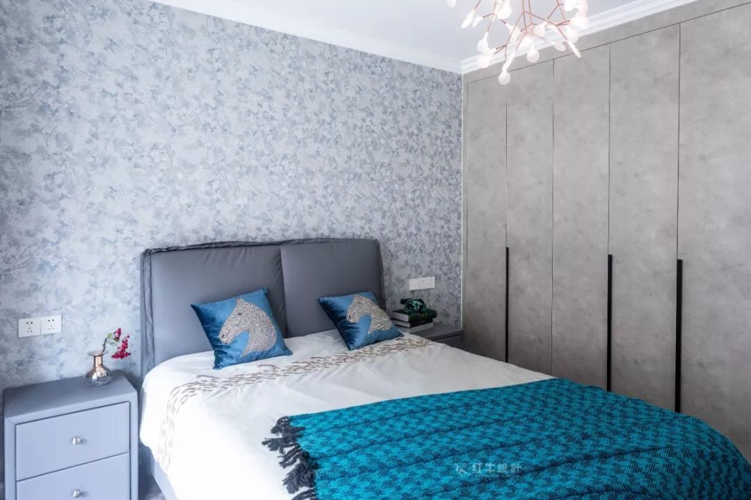 南京龍?bào)椿ㄔ?0㎡現(xiàn)代輕奢--老房升級(jí)改造，變身時(shí)尚精致家！13臥室改造