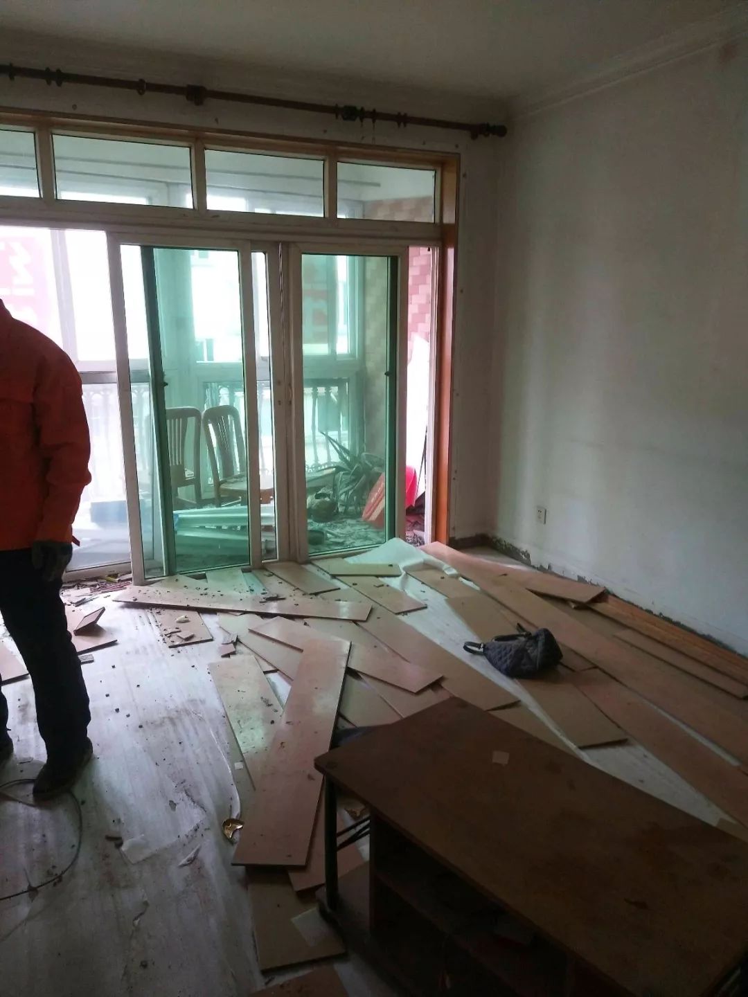 南京龍?bào)椿ㄔ?0㎡現(xiàn)代輕奢--老房升級(jí)改造，變身時(shí)尚精致家！22拆砌工程