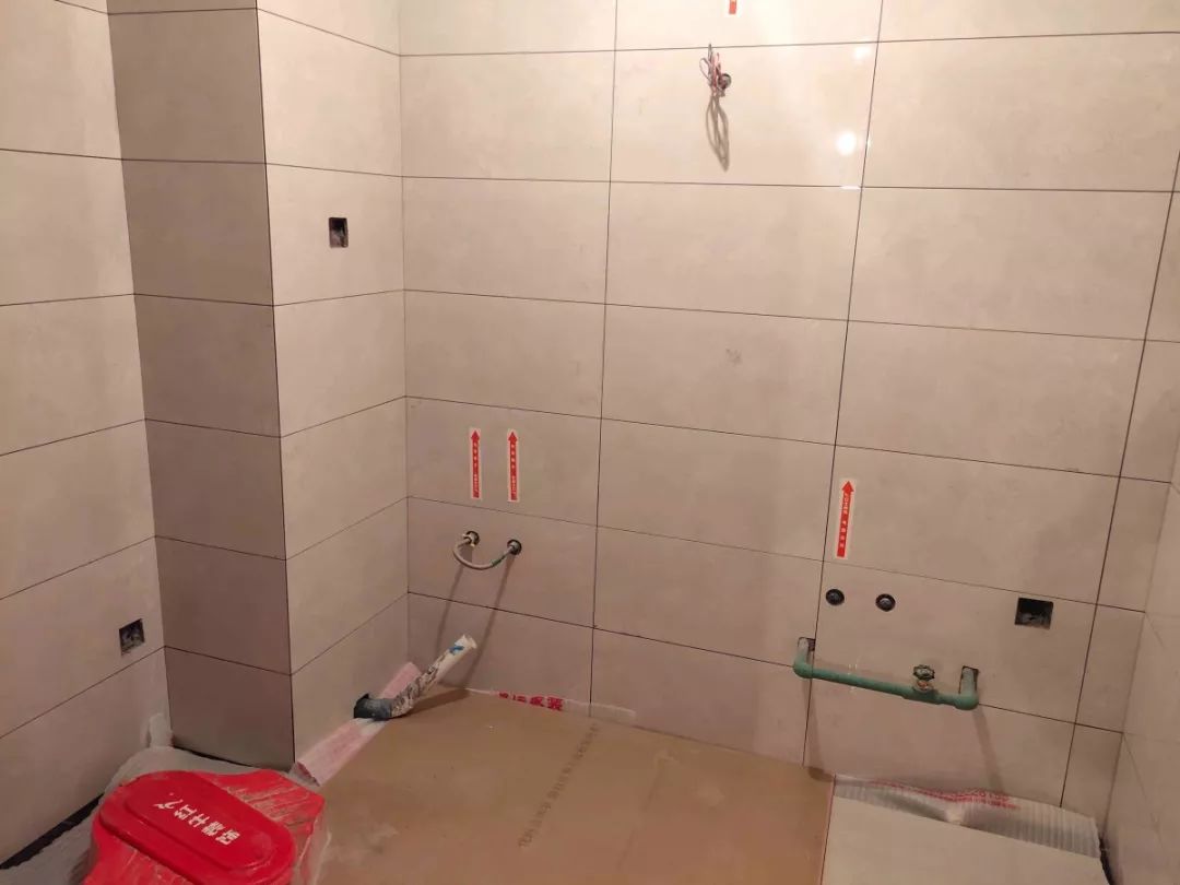 南京龍?bào)椿ㄔ?0㎡現(xiàn)代輕奢--老房升級(jí)改造，變身時(shí)尚精致家！34瓦木施工