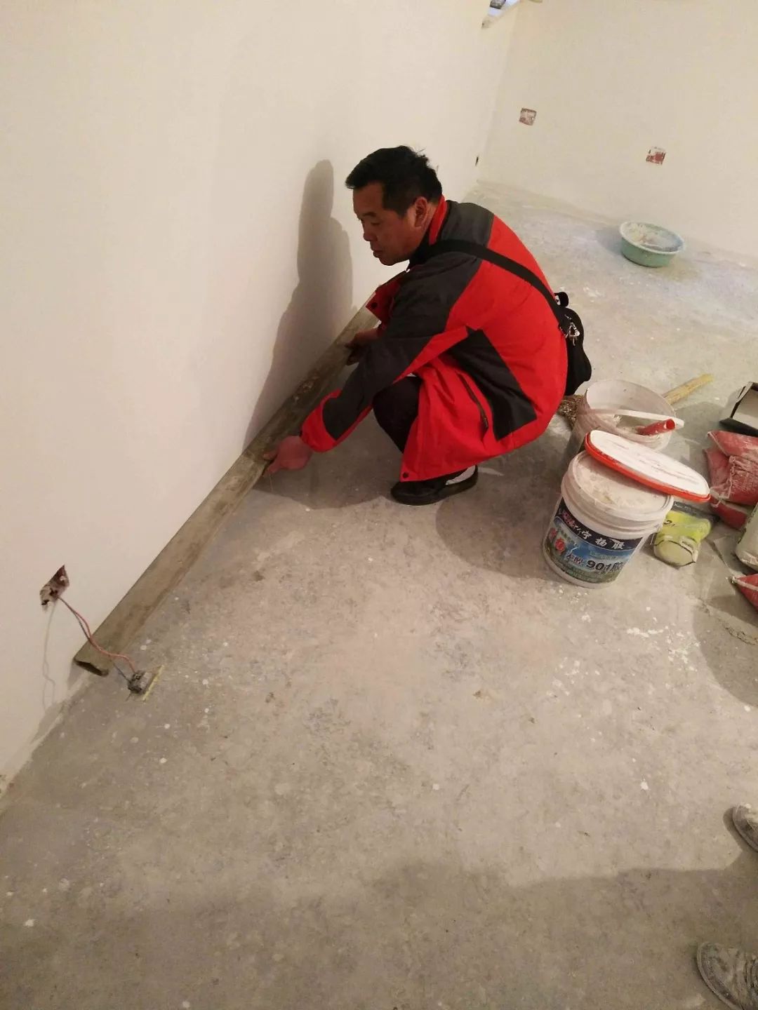 南京龍?bào)椿ㄔ?0㎡現(xiàn)代輕奢--老房升級(jí)改造，變身時(shí)尚精致家！37油漆施工