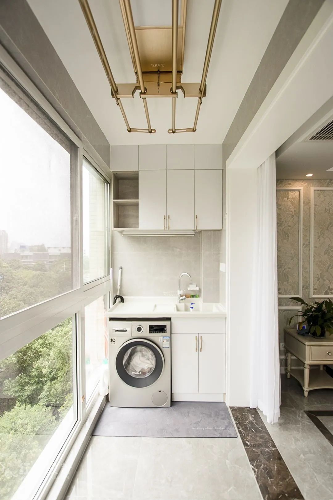 最美畢業(yè)照 ⑥--簡(jiǎn)美不一定是深色系，也可以這樣清爽哦！05陽(yáng)臺(tái)