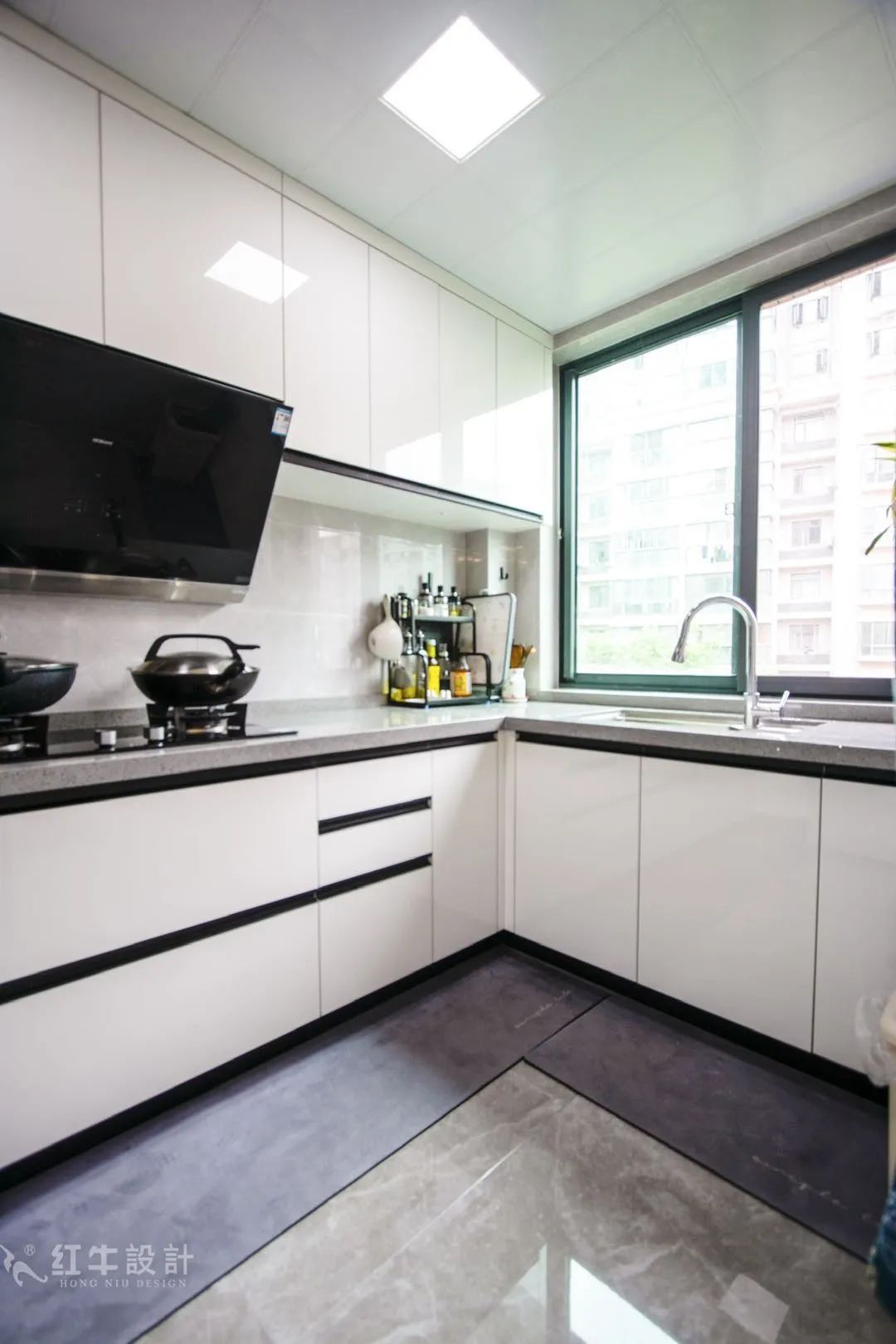 最美畢業(yè)照 ⑥--簡(jiǎn)美不一定是深色系，也可以這樣清爽哦！07廚房