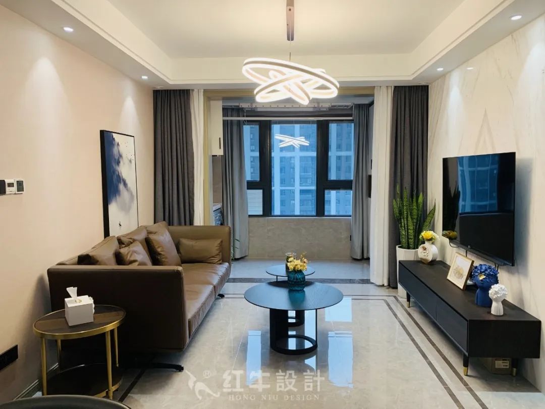 最美畢業(yè)照 ④--保利國際社區(qū)96㎡現(xiàn)代風(fēng)格“成品家”！01客廳