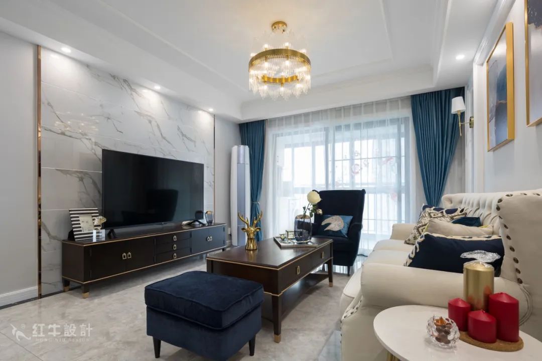 85后夫婦的美式輕奢家，起名“海藍(lán)之謎”！06客廳背景墻