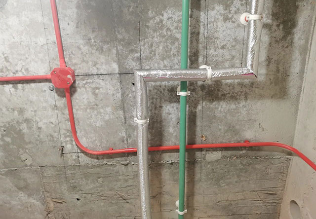 無體驗不裝修！帶您直擊紅牛裝飾水電、防水施工現(xiàn)場！