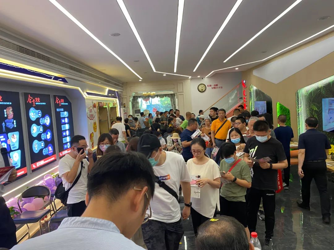 神秘大禮令人震驚！直擊紅牛裝飾25周年慶活動現(xiàn)場，氣氛太火爆！