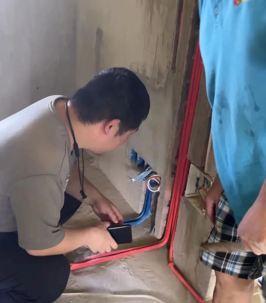 工地突擊巡檢｜無(wú)懼高溫，直擊40℃+的工地施工現(xiàn)場(chǎng)！