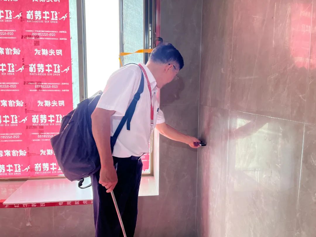 董事長(zhǎng)親自帶隊(duì)突擊工地巡檢，為高品質(zhì)裝修把關(guān)！