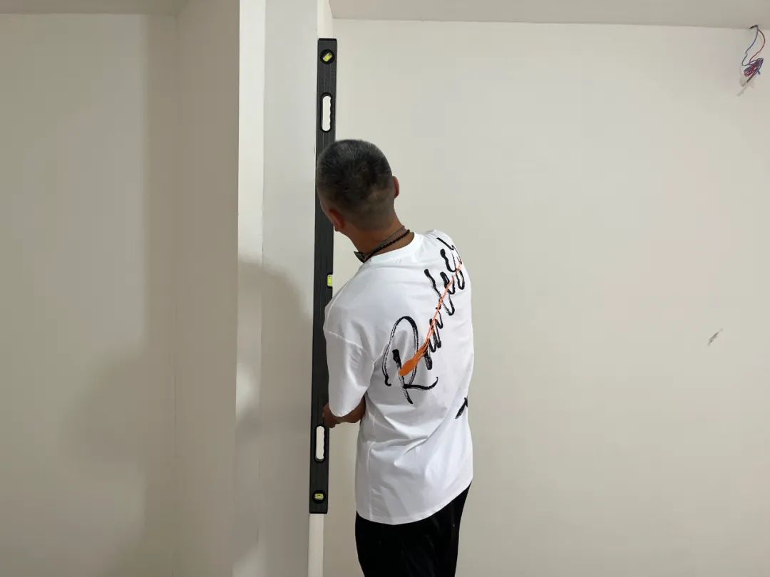 董事長(zhǎng)親自帶隊(duì)突擊工地巡檢，為高品質(zhì)裝修把關(guān)！