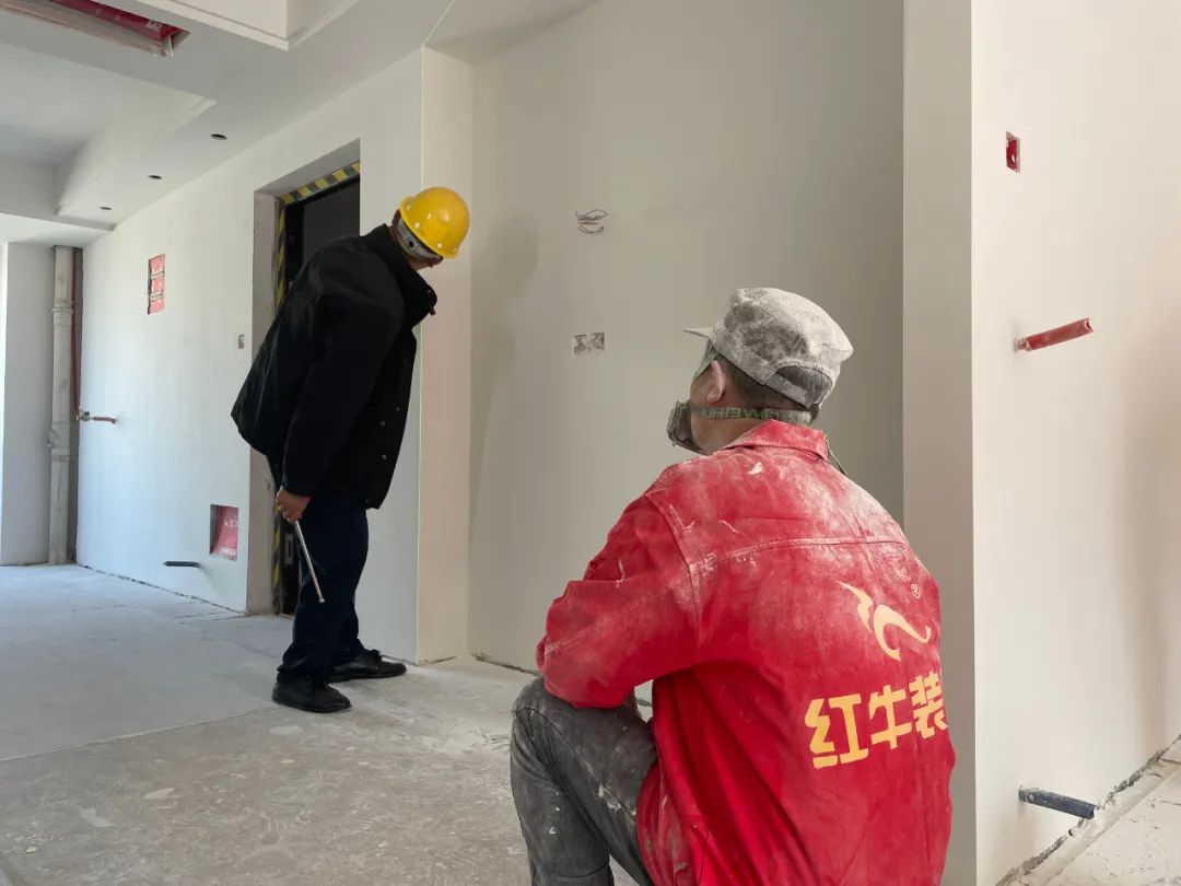 工地突擊巡檢｜揭秘紅牛裝飾品質(zhì)工程背后的“秘密”！
