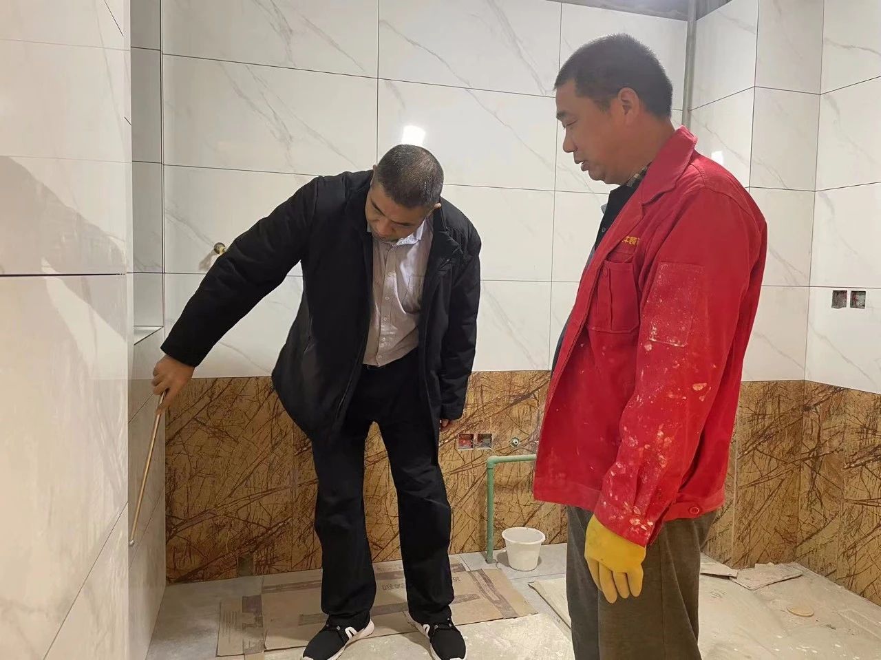 工地巡檢｜突擊地暖驗收現(xiàn)場，這個冬天，讓您家更溫暖、更安全！
