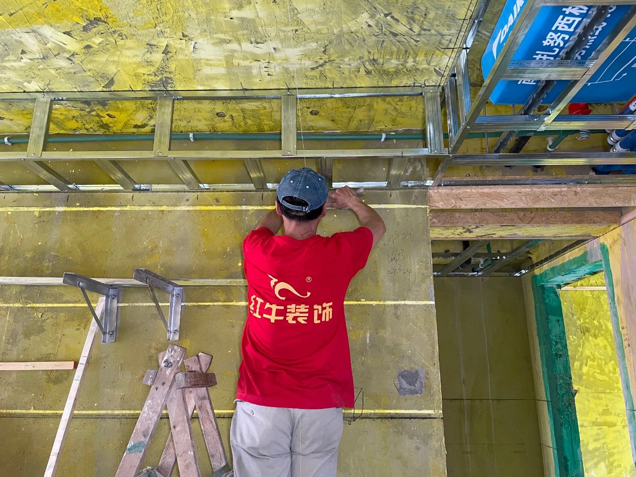 嚴(yán)控品質(zhì)，紅牛裝飾工程總監(jiān)→又雙叒叕帶隊(duì)去工地“找茬”了？！