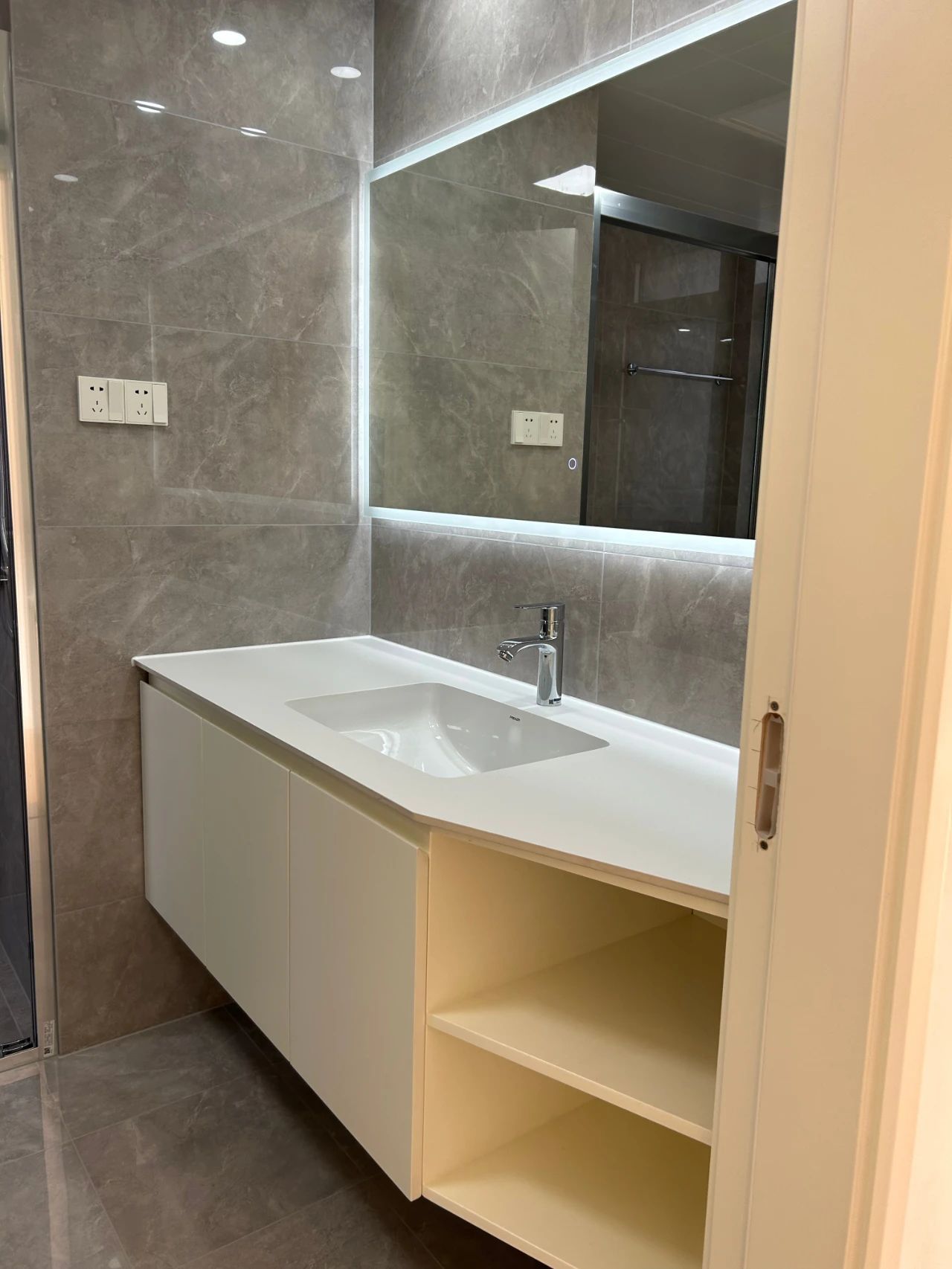 叮~這是我們2024年收到的第4面錦旗啦！（內(nèi)附完工實景圖）