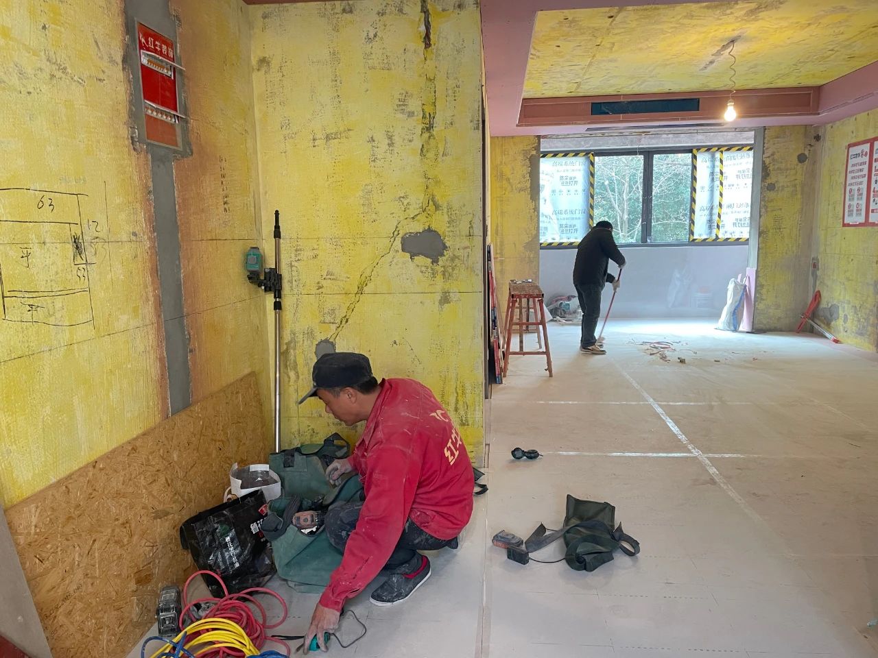 工地巡檢｜巧遇兩戶業(yè)主，堅守品質(zhì)承諾，不放過任何細節(jié)
