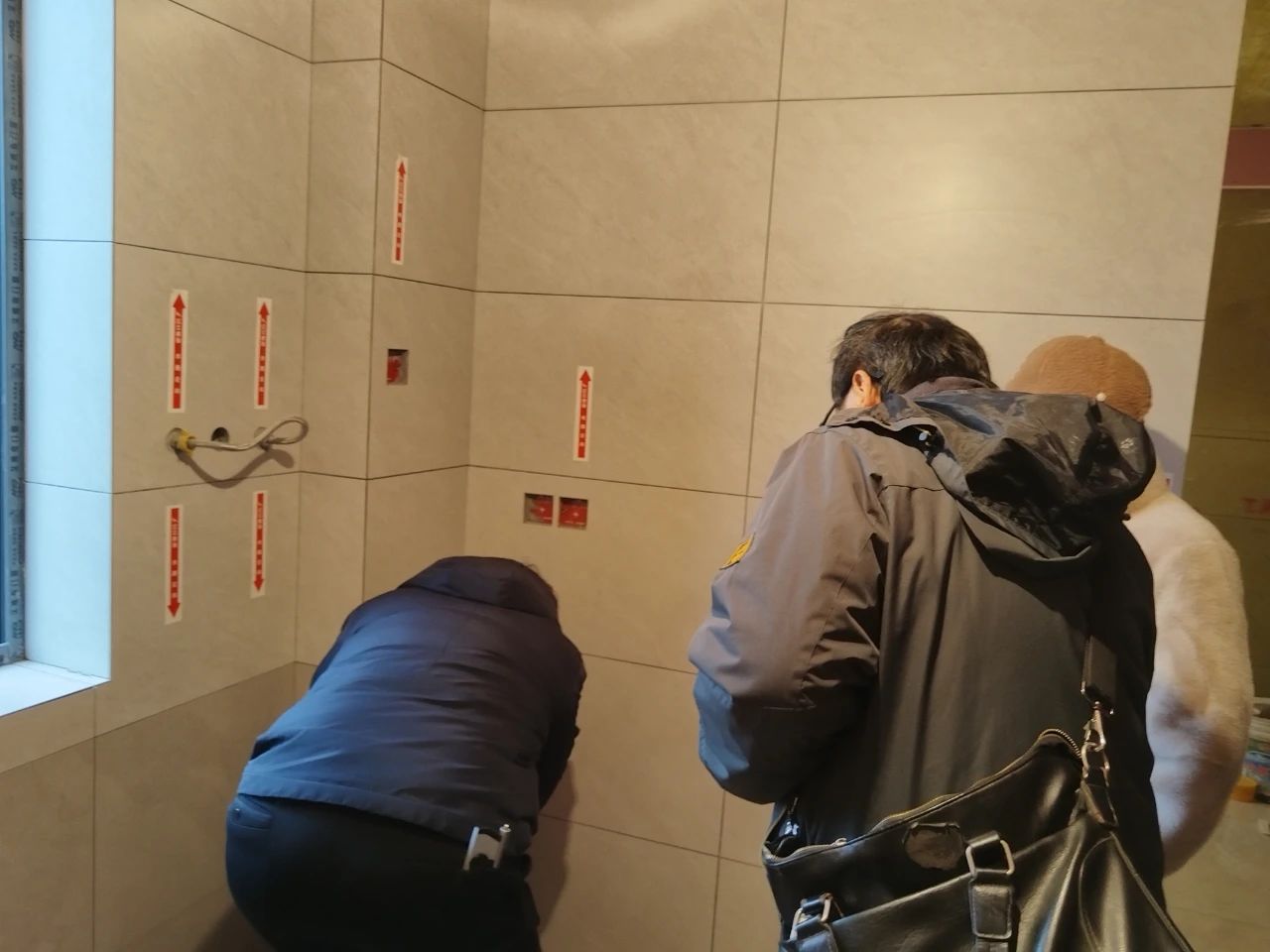 工地巡檢｜巧遇兩戶業(yè)主，堅守品質(zhì)承諾，不放過任何細節(jié)