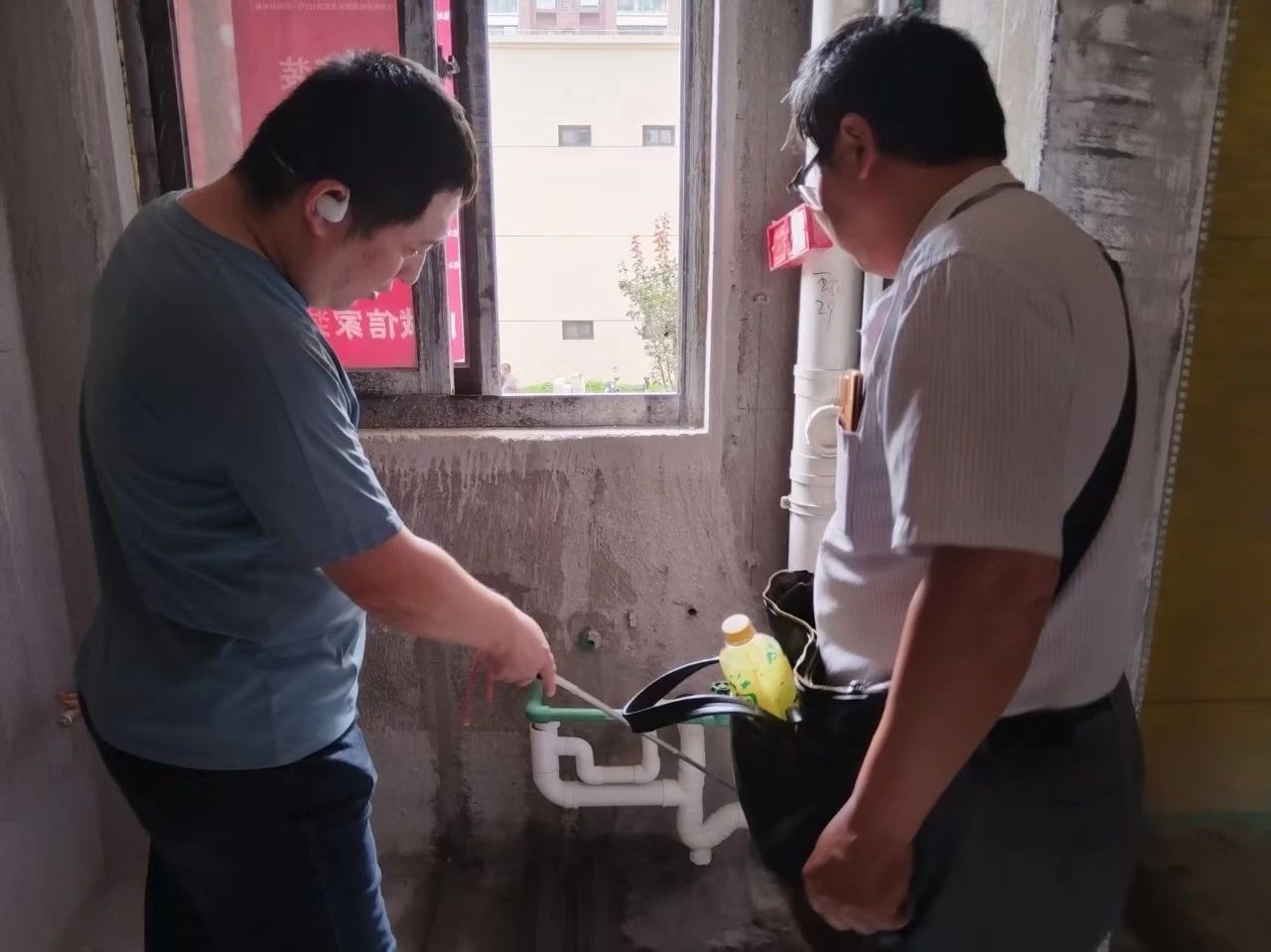 工地突擊巡檢：嚴(yán)苛落實(shí)工藝標(biāo)準(zhǔn)，全力護(hù)航工程質(zhì)量！