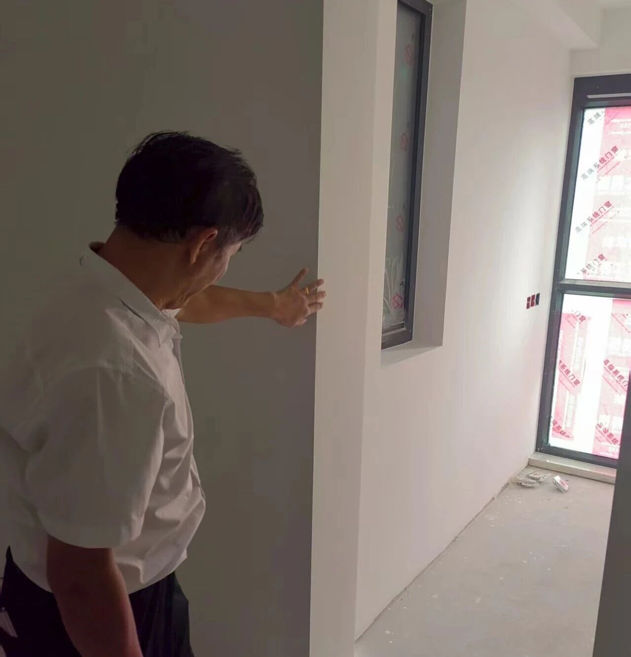 金九銀十裝修季｜南京紅牛裝飾工程總監(jiān)：工地巡檢無小事，嚴(yán)苛落實工藝標(biāo)準(zhǔn)！