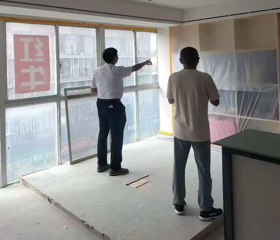 金九銀十裝修季｜南京紅牛裝飾工程總監(jiān)：工地巡檢無小事，嚴(yán)苛落實工藝標(biāo)準(zhǔn)！