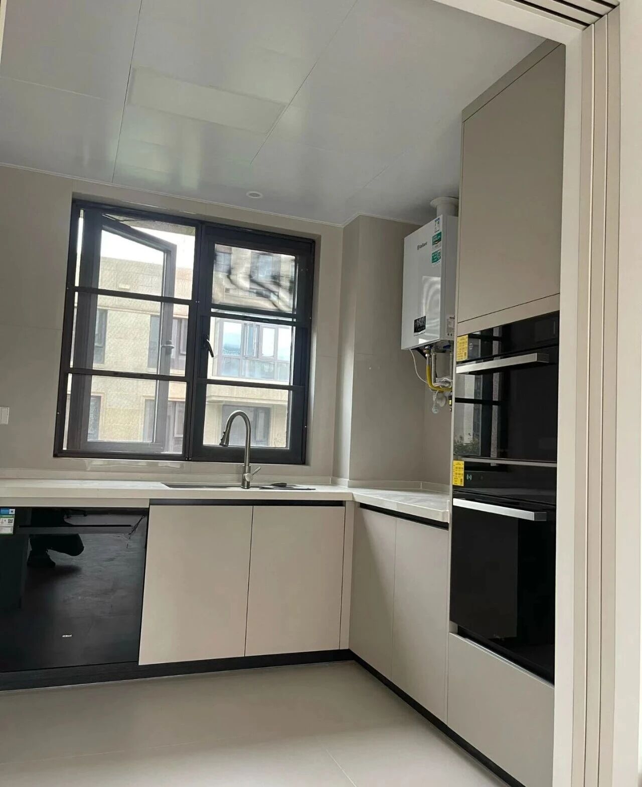 工地巡檢：雙節(jié)同慶，品質(zhì)同行，嚴(yán)把每一道工序，用心守護(hù)夢(mèng)想家！