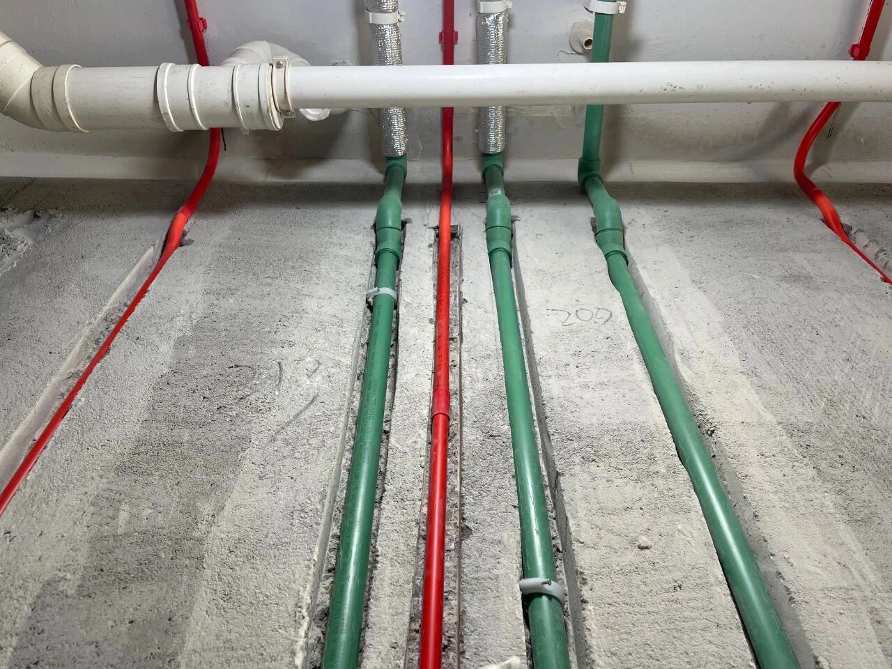 南京比較靠譜的裝修公司？南京紅牛裝飾裝修寶典：新房裝修好多久可以入住？關(guān)鍵在于……