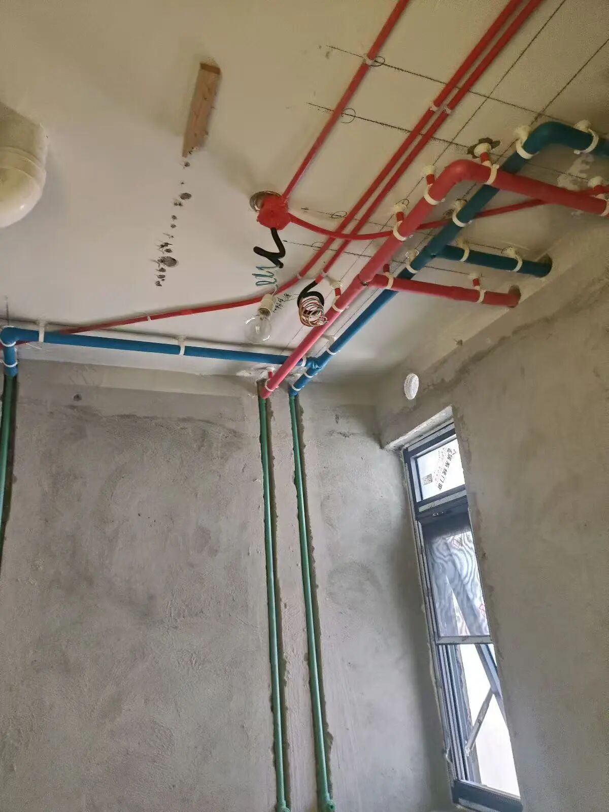 工地巡檢：步履不停，以行動兌現品質承諾，嚴格把控每一環(huán)！